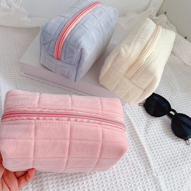 1X Cute Fur Makeup Bag For Women Zipper Large Solid Color Cosmetic Bag Travel Make Up Toiletry Bag Washing Pouch Plush Pen Pouch