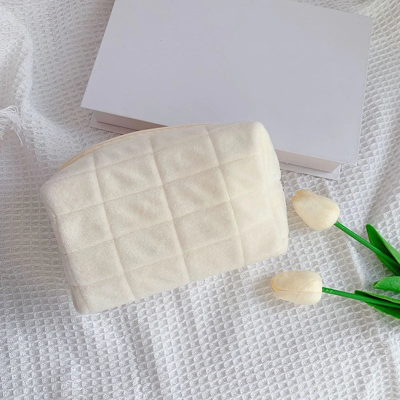 1X Cute Fur Makeup Bag For Women Zipper Large Solid Color Cosmetic Bag Travel Make Up Toiletry Bag Washing Pouch Plush Pen Pouch