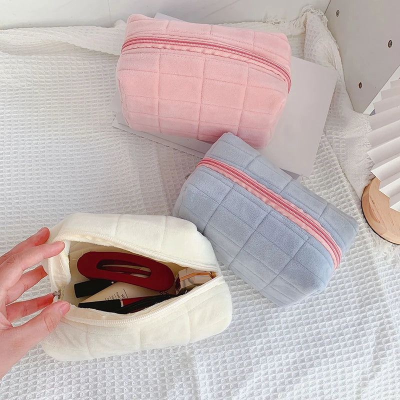 1X Cute Fur Makeup Bag For Women Zipper Large Solid Color Cosmetic Bag Travel Make Up Toiletry Bag Washing Pouch Plush Pen Pouch